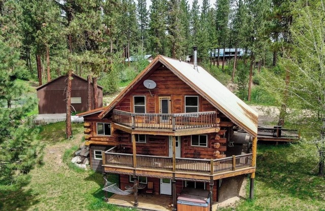 Mountain Home with breathtaking views!
