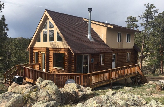 Mountain Home with Amazing Views!