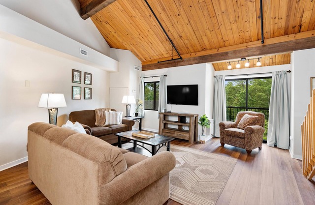 Mountain Inn Lodge 76 with Wintergreen Advantage