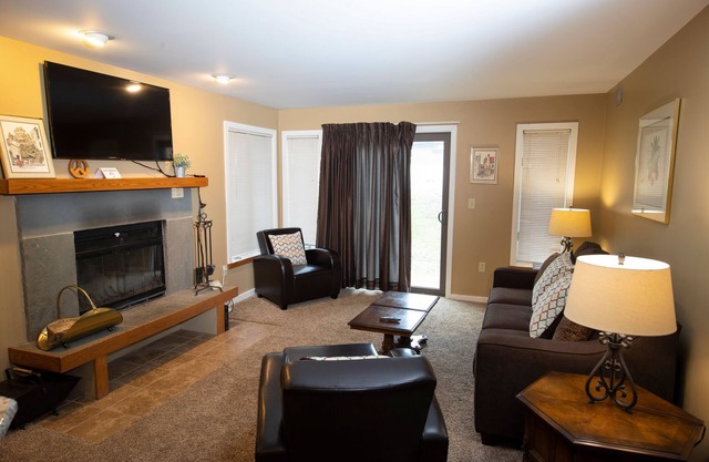 Mountain Lodge At Okemo-1br Newly Renovated 1 Bedroom Condo by RedAwning