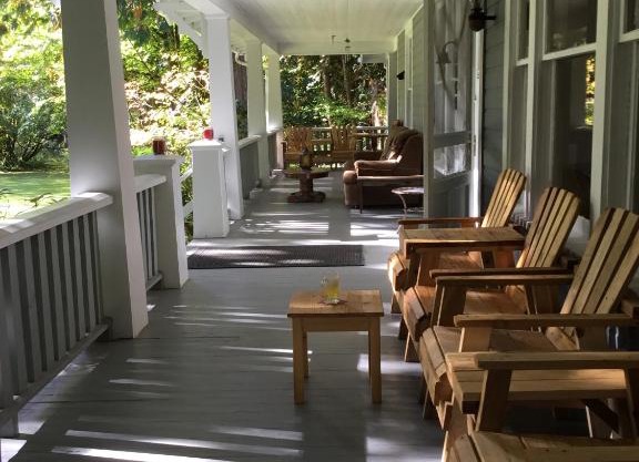 Mountain Meadows Inn & Chalet Suites