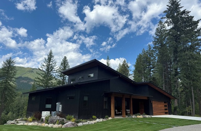 Mountain Modern River Retreat one mile from Glacier Park & 30 mi from Whitefish!