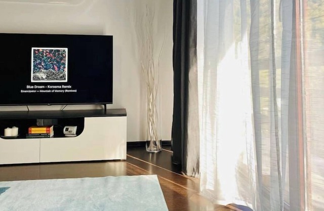 Mountain Nest with Smart TV and private entrance