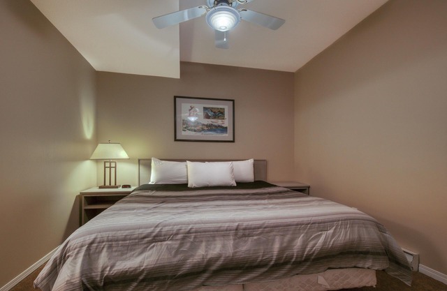 Mountain Rook 2 king bedroom, sleeps 6: Unit 1002