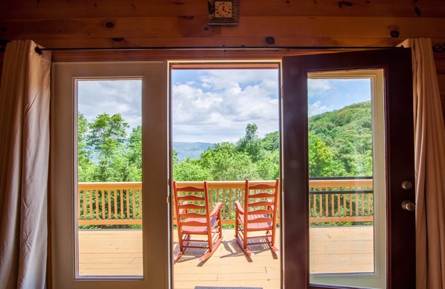 Mountain Retreat with Plenty to Explore