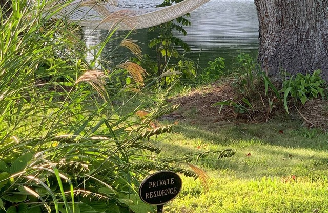 Mountain Tiny House Retreat on the Pond