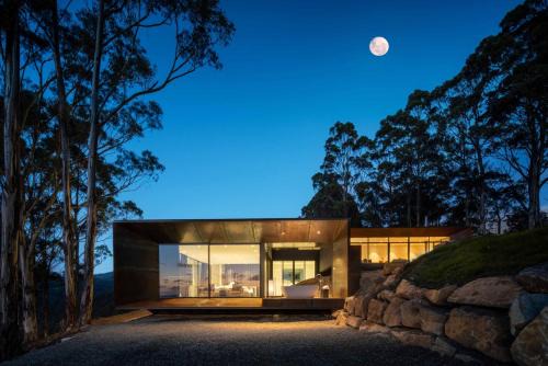 Mountain Top Snug, Studio Itas