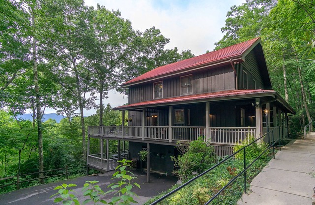 Mountain View | 4 Bedroom Montreat Home | Pet Friendly - 4 Bedroom, 3.5 Bathroom