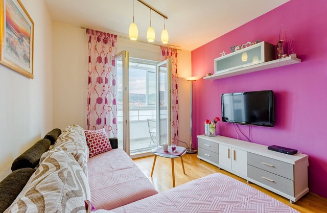 MOUNTAIN VIEW APARTMENT
