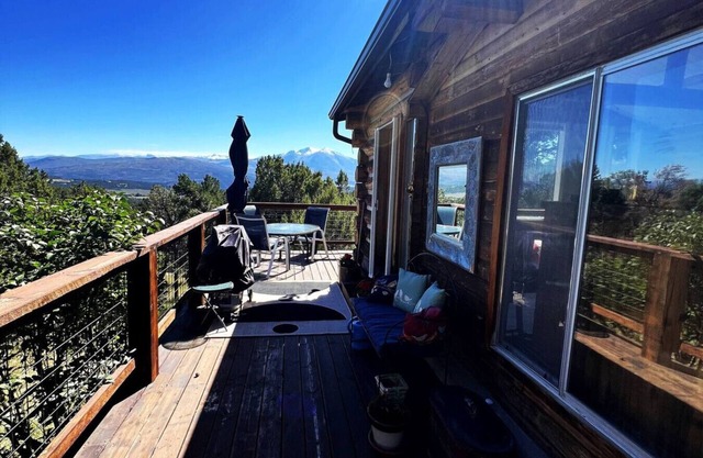 Mountain View Cabin w/Private Hot Tub