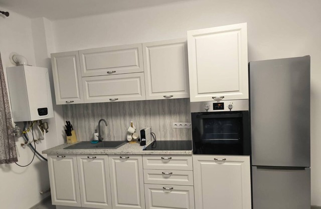 Mountain view, cozy 1-bedroom apartment in charming Baia Mare with WiFi