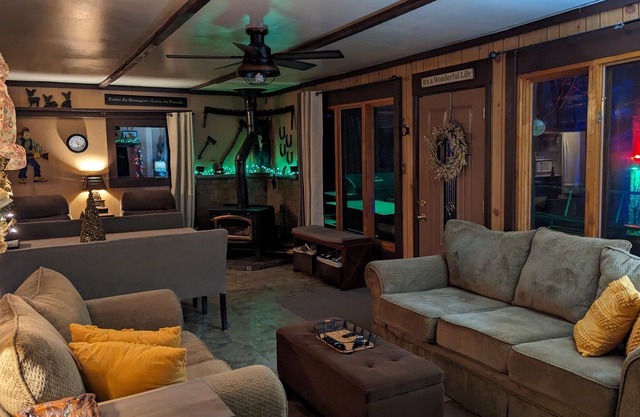 Mountain View Family Chalet & Beach n