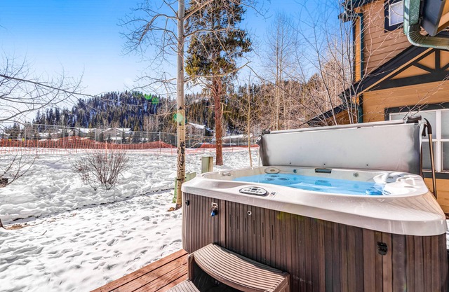 Mountain-view townhome - private hot tub & fireplace - walk to lifts & downtown