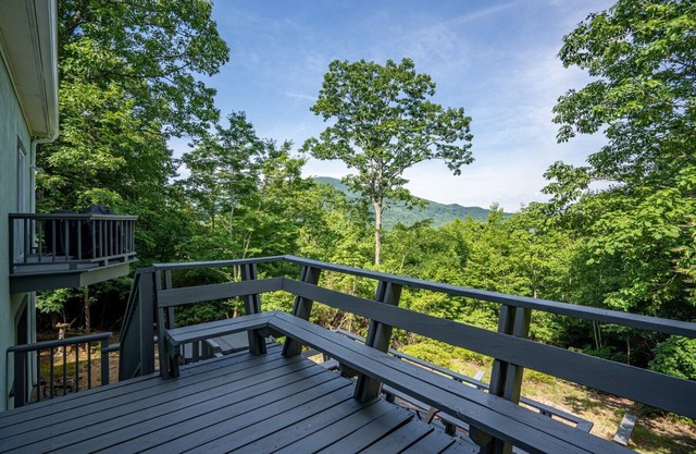 Mountain View, Hot tub, Sauna, Fire Pit, 7 Miles to Helen GA