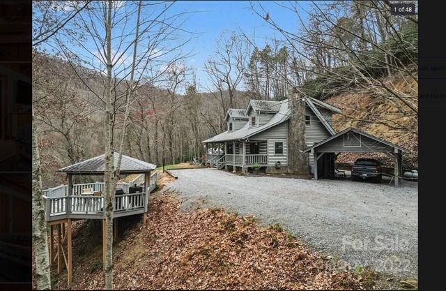Mountain Views and Great Location