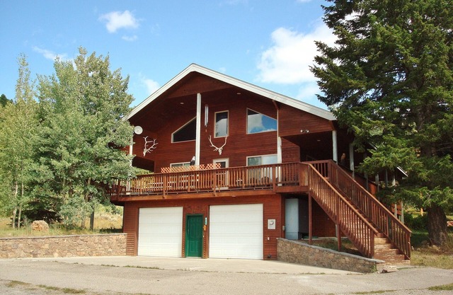 Mountain Views! - Near Yellowstone! - 7bdrm/4bath Home - Smart TV
