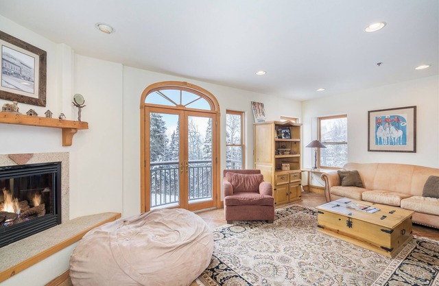 Mountain Views From Every Window In This Outdoor Escape