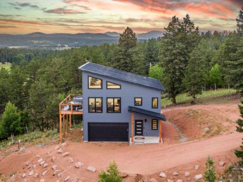 Mountain & Water View, Hot Tub, Loft+3BR, Dog OK, New