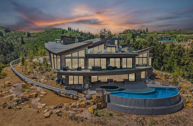 Mountainhead House, Ski Access Funicular, Pool, Hot Tub, Bowling Alley, Basketball Court