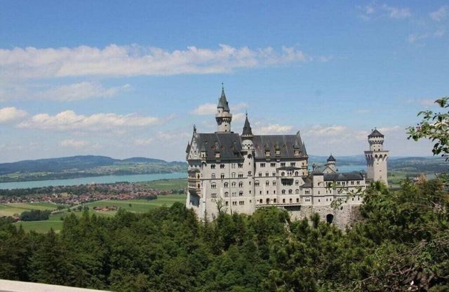 Mountains Castles Lakes Comfortable holiday residence