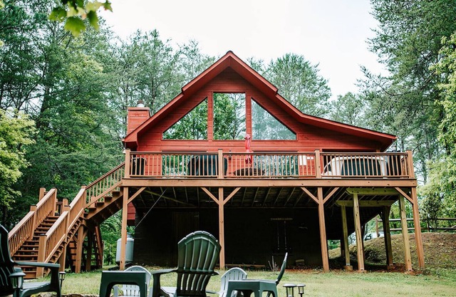 Mountains Rest: 2BR Cabin w/ Fire Pit + Mountain Views