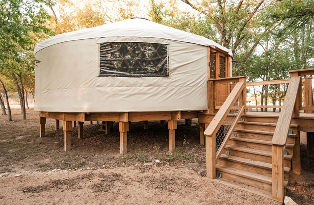 Mourning Dove Yurt! Cold A/C! Hot Tub! Medina River Access ! Close to Town!