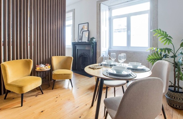 Mouzinho Studio w/AC in City Center by LovelyStay