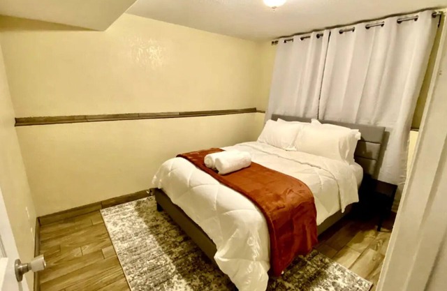 Movie Theater Near Slopes, Shops & TRAX - 2BR Bsmt