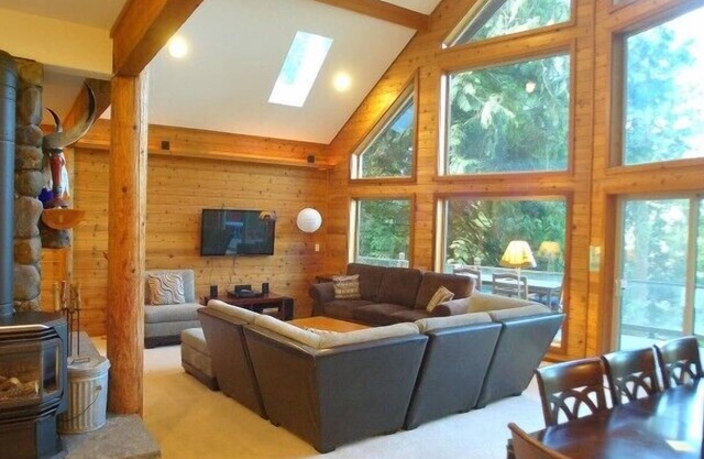 Mt. Baker Lodging Cabin 7 – Sleeps 8!