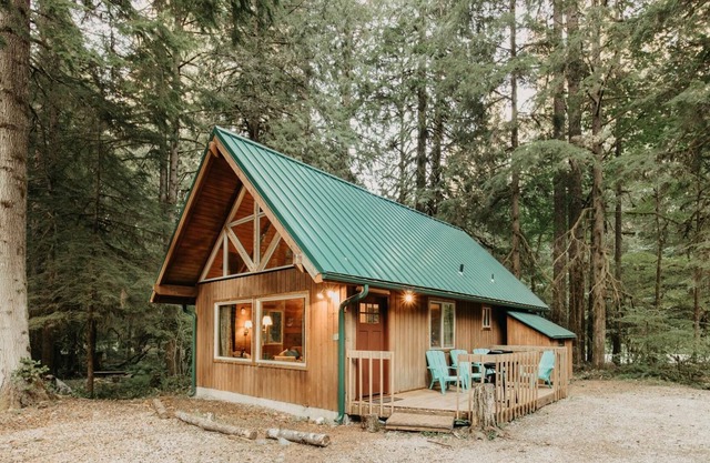 Mt Baker Lodging Cabin 24 - Sleeps 4!