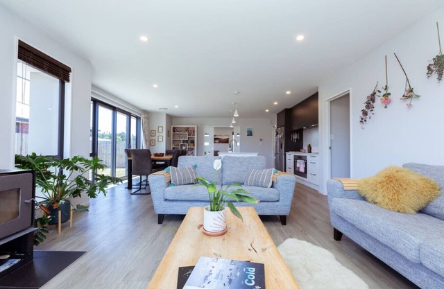 Mt Hutt Views on Memorial Cres