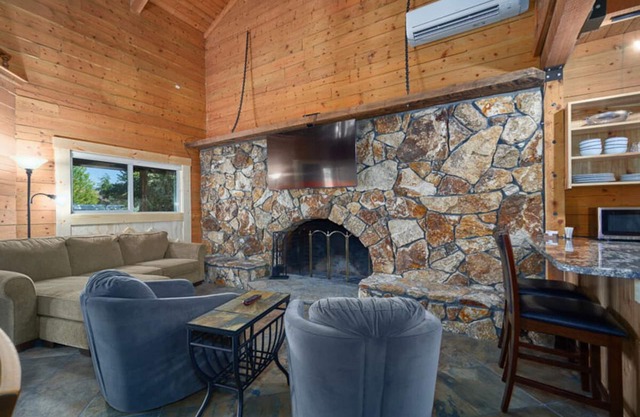 Mt. Joseph Lodge in Downtown Joseph: Unit #8