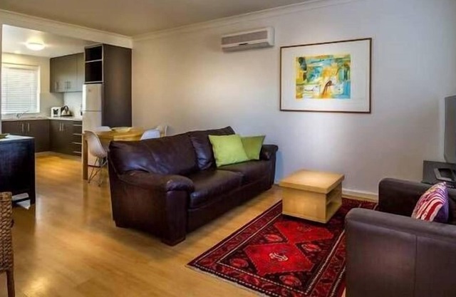 Mt Lawley Superb 2 BR apartment Minutes to CBD, shops and cafes,pool and gym