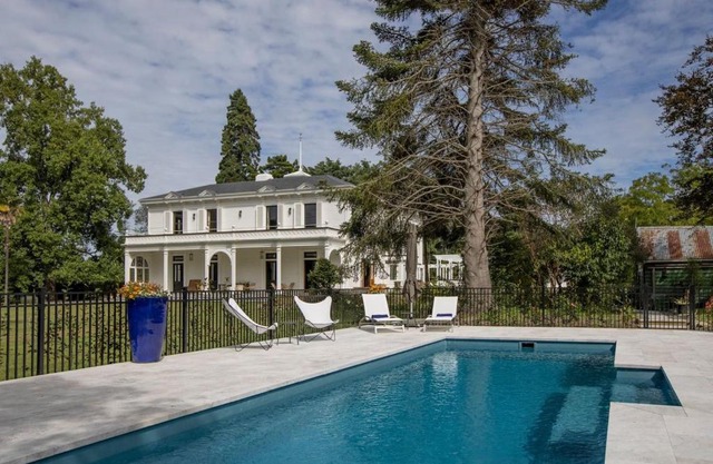 Mt Vernon Villa by MajorDomo