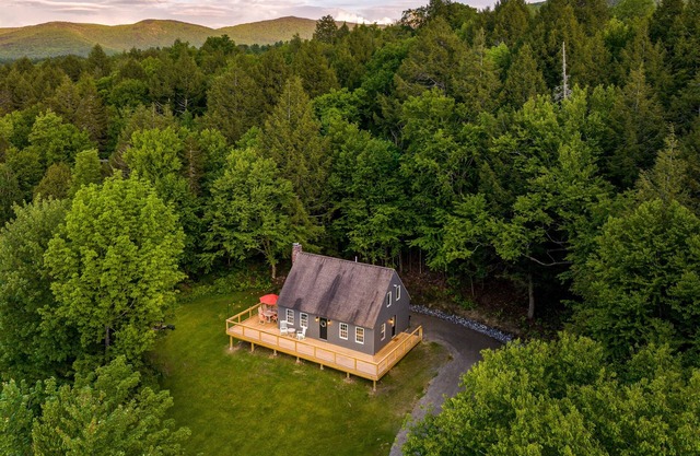 Mtn Views | Bike & Hike | Hot Tub | Private Deck