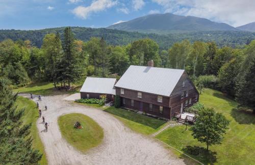 Mtn Views Colonial Home on Kingdom Trails!