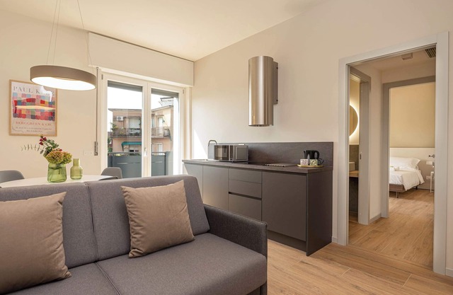 MuBra Apartments - Unit 302