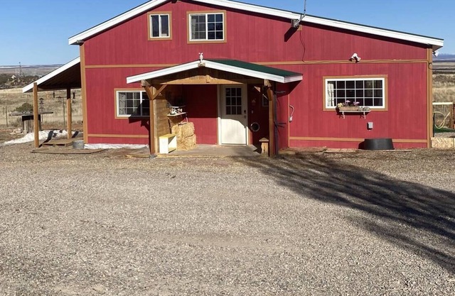 Muddy Paws Ranch - a one of a kind VERY pet friendly ranch with amazing views!