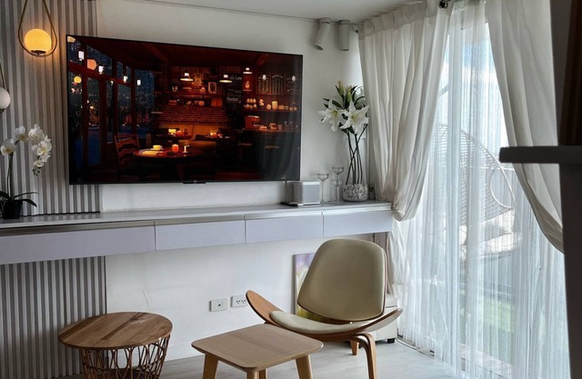 Muji Inspired Beachview @Azure North,1Br-6pax