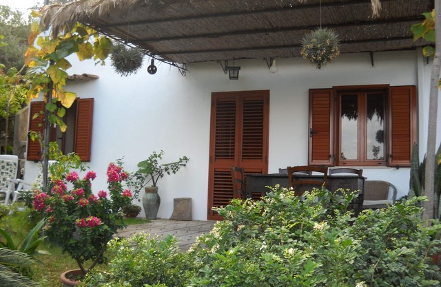 Mulberry House>House with garden and direct access to the Tyrrhenian Sea