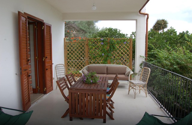 Mulberry Tree House with garden and direct access to the Tyrrhenian Sea