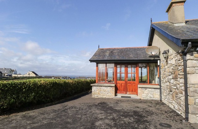MULLANEY’S, family friendly in Enniscrone, County Sligo