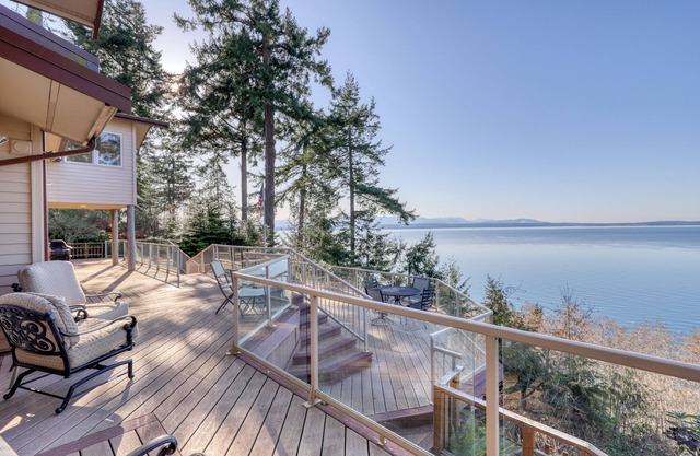 Multi-family waterfront home with amazing views, deck space & garden