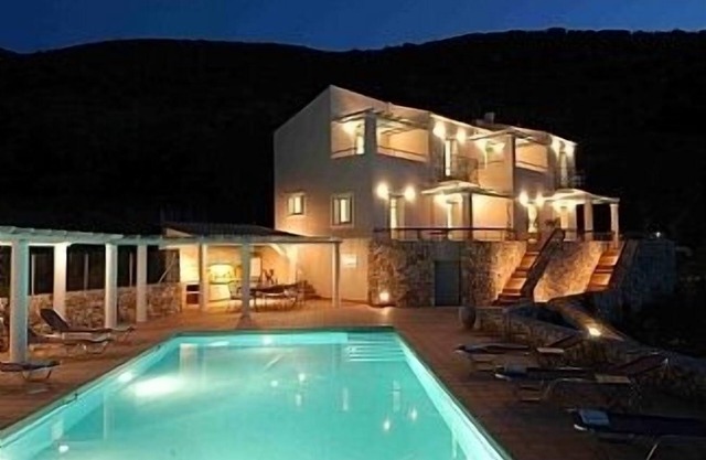 Multi Unit villa-large private pool(heating on request)outside kitchen/barbecue