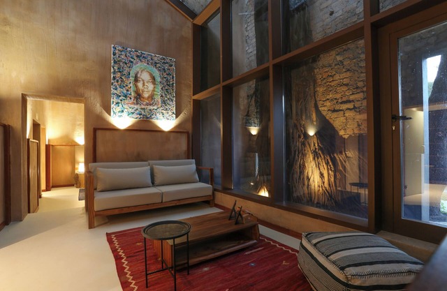 Mumba Lodge by Flow
