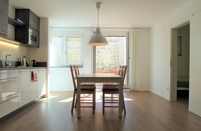 Munich Countryside Apartment C - S-Bahn train - nearby brewery village Aying