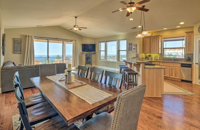 Murphys Retreat w/ 'Canyon' Views & Game Room