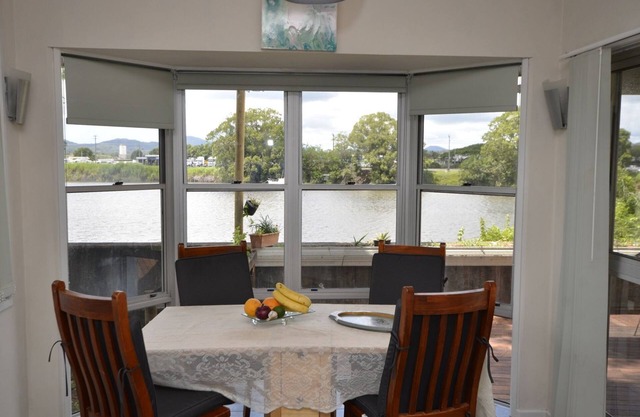 Murwillumbah Riverfront Home Gallery - Pet Friendly - walk to town