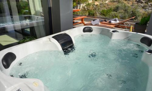 Muse by the beach with Jakuzzi