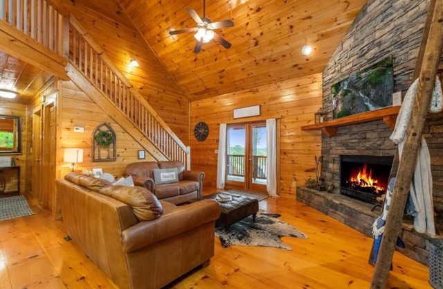 *Muses Lodge*$Views|Ellijay|Relax|Fire Pit|Hot Tub